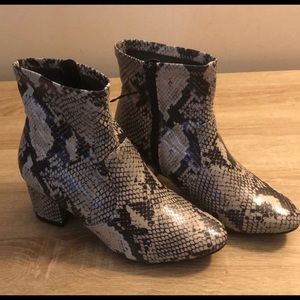 Time and Tru snakeskin boots